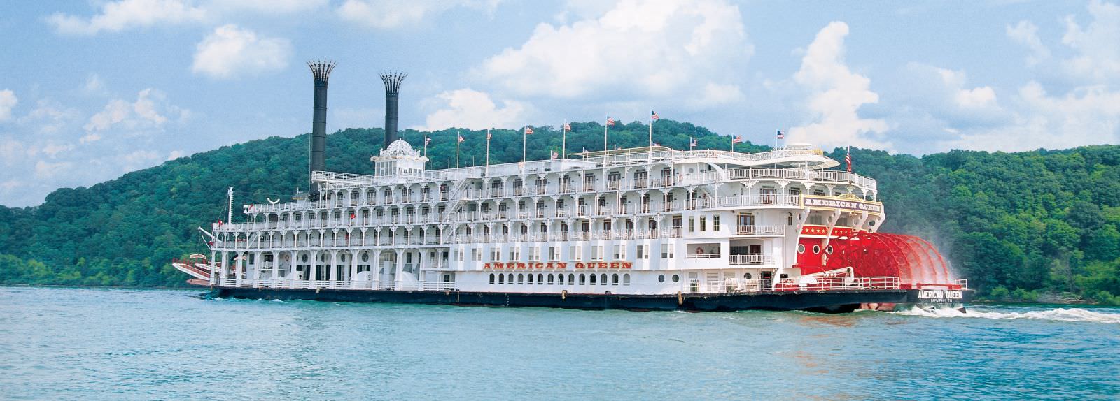 paddle boat cruise on the mississippi